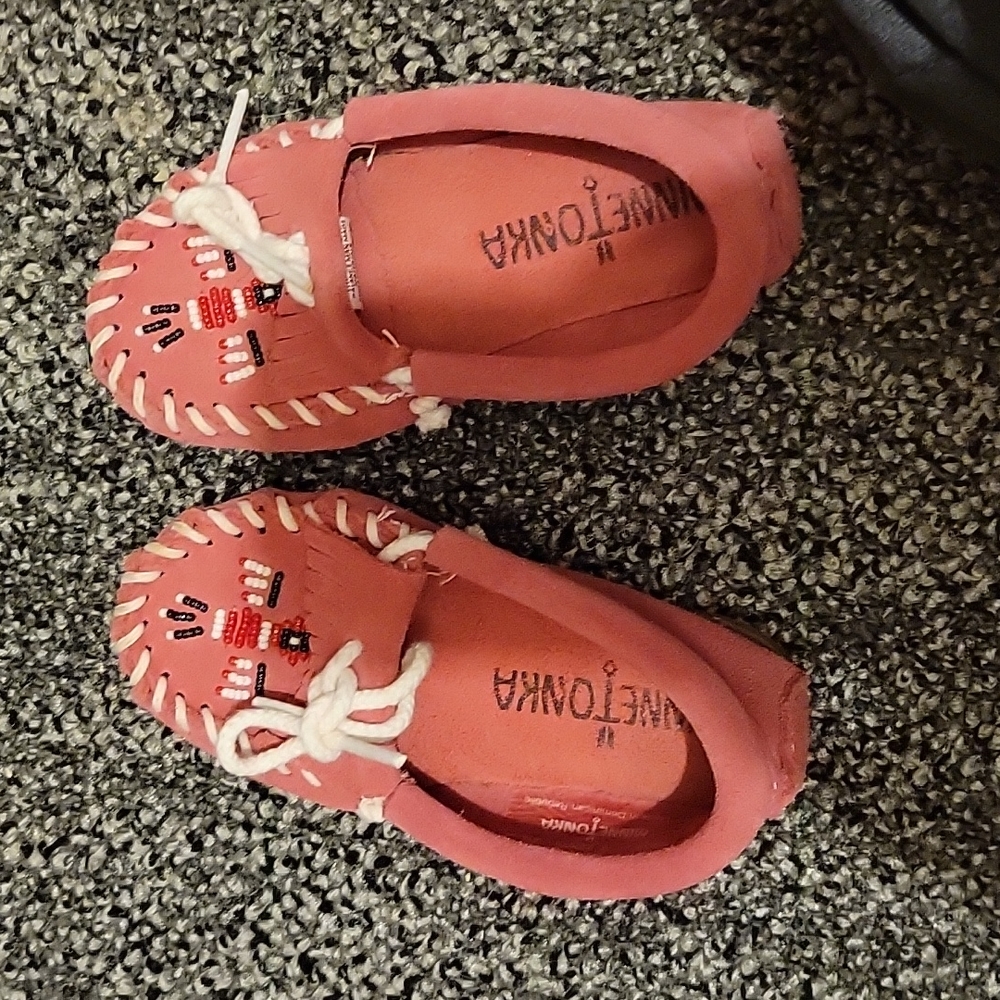 Toddler girl Minnetonka moccasins